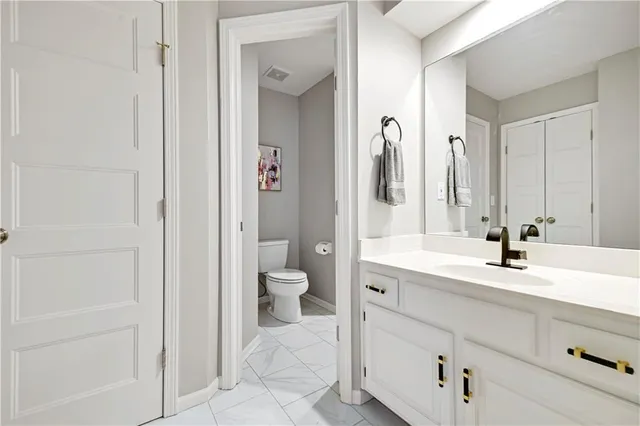 $1,550,000 | 16849 South Highland Ridge Drive, Loch Lloyd, MO 64012