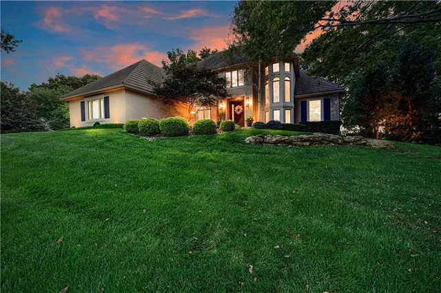$1,550,000 | 16849 South Highland Ridge Drive, Loch Lloyd, MO 64012