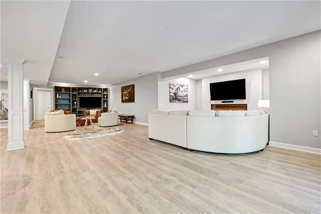 $1,550,000 | 16849 South Highland Ridge Drive, Loch Lloyd, MO 64012