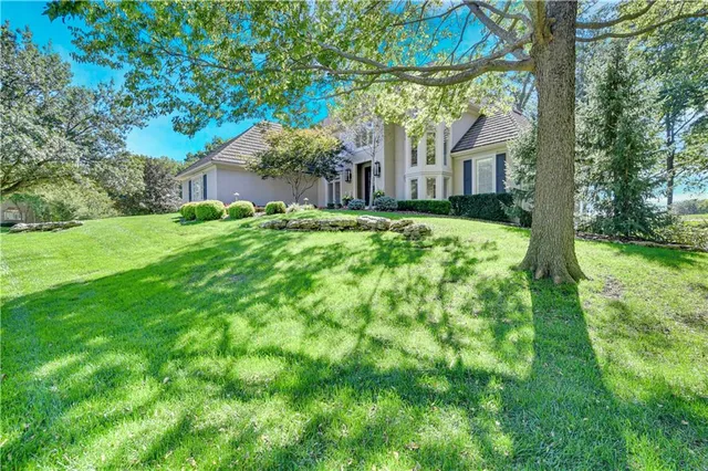 $1,550,000 | 16849 South Highland Ridge Drive, Loch Lloyd, MO 64012