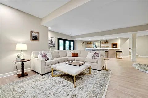 $1,550,000 | 16849 South Highland Ridge Drive, Loch Lloyd, MO 64012