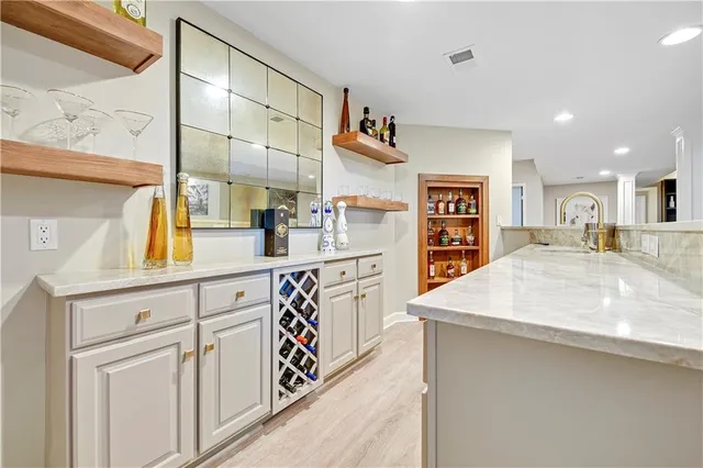 $1,550,000 | 16849 South Highland Ridge Drive, Loch Lloyd, MO 64012