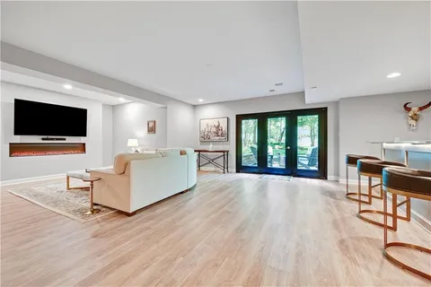 $1,550,000 | 16849 South Highland Ridge Drive, Loch Lloyd, MO 64012