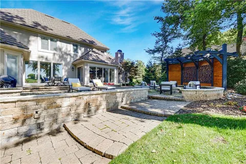 $1,550,000 | 16849 South Highland Ridge Drive, Loch Lloyd, MO 64012