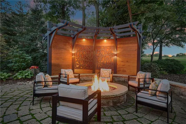 $1,550,000 | 16849 South Highland Ridge Drive, Loch Lloyd, MO 64012