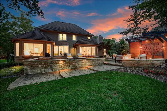 $1,550,000 | 16849 South Highland Ridge Drive, Loch Lloyd, MO 64012