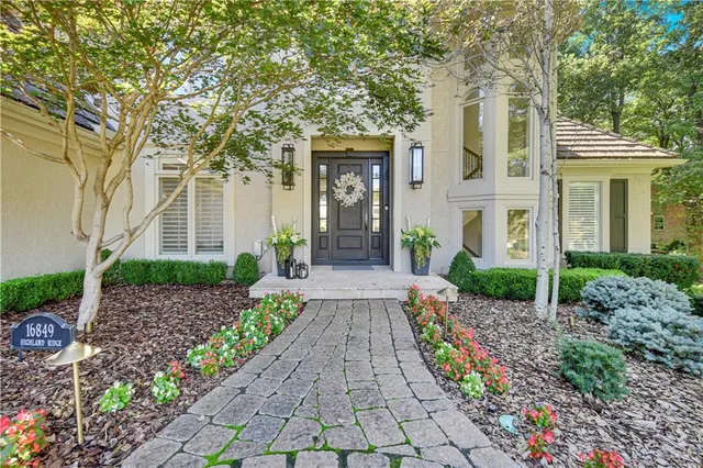 $1,550,000 | 16849 South Highland Ridge Drive, Loch Lloyd, MO 64012