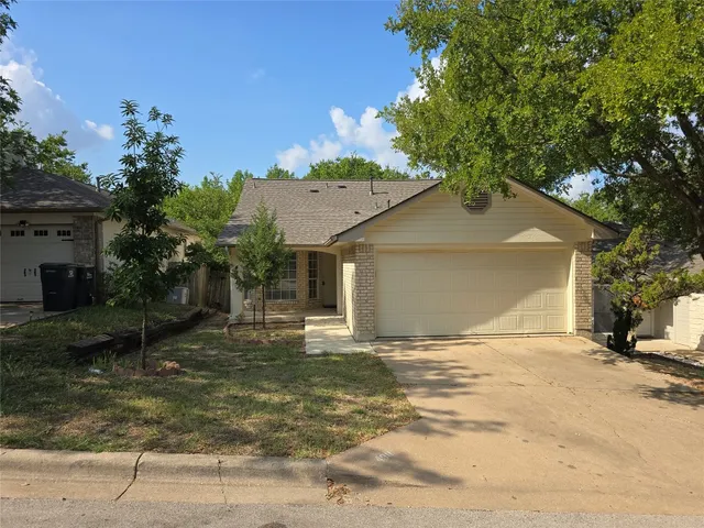 $2,000 | 4911 Edenbourgh Lane, Austin, TX 78754