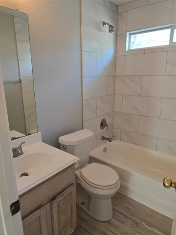 $2,000 | 4911 Edenbourgh Lane, Austin, TX 78754