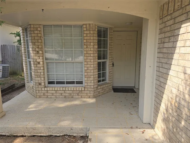 $2,000 | 4911 Edenbourgh Lane, Austin, TX 78754