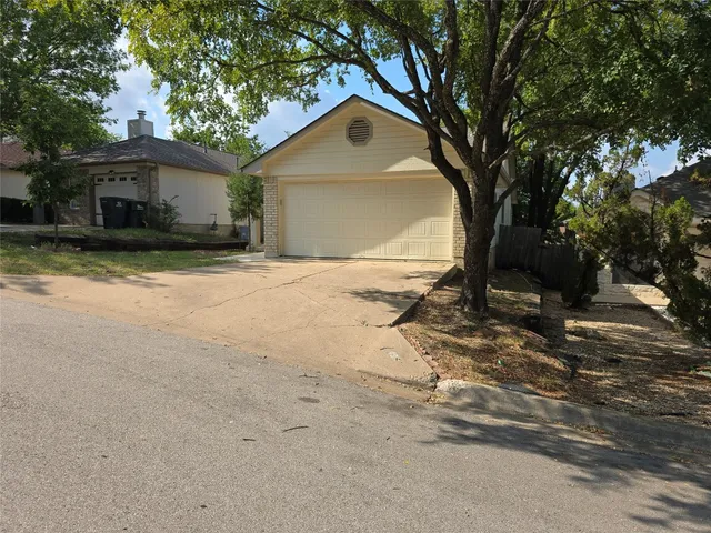 $2,000 | 4911 Edenbourgh Lane, Austin, TX 78754