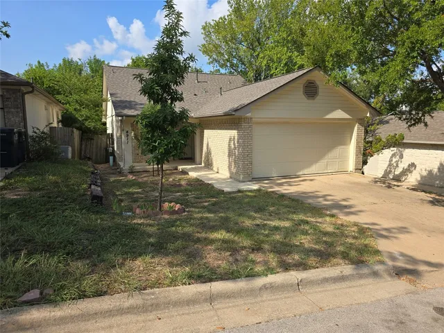 $2,000 | 4911 Edenbourgh Lane, Austin, TX 78754