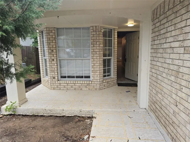 $2,000 | 4911 Edenbourgh Lane, Austin, TX 78754