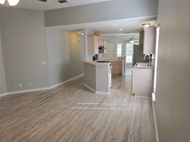 $2,000 | 4911 Edenbourgh Lane, Austin, TX 78754