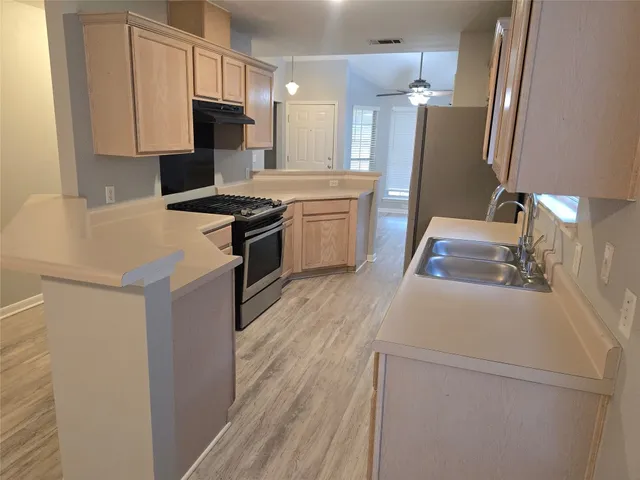 $2,000 | 4911 Edenbourgh Lane, Austin, TX 78754