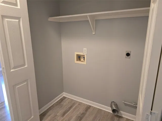 $2,000 | 4911 Edenbourgh Lane, Austin, TX 78754