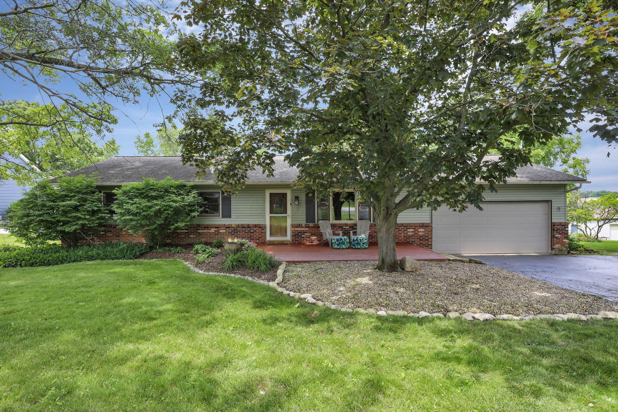 748 Forward Pass Road Southwest Pataskala, OH 43062 - Photo 2 of 59 Front of Home