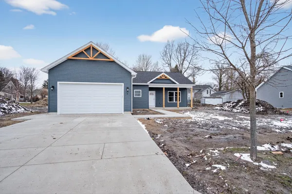 $305,000 | 8 Hunting Trail Avenue, Quincy, MI 49082