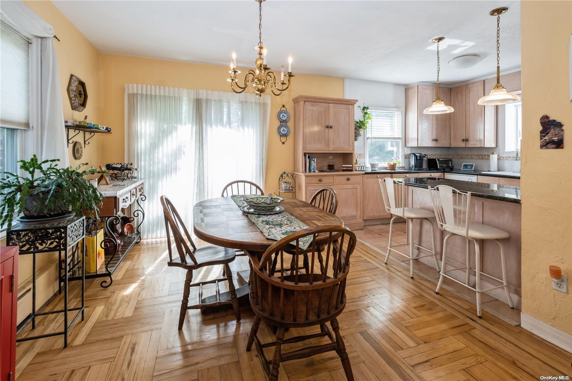 86-01 253rd Street Queens, NY 11426 - Photo 12 of 36 Dining Room/Eat-In Kitchen