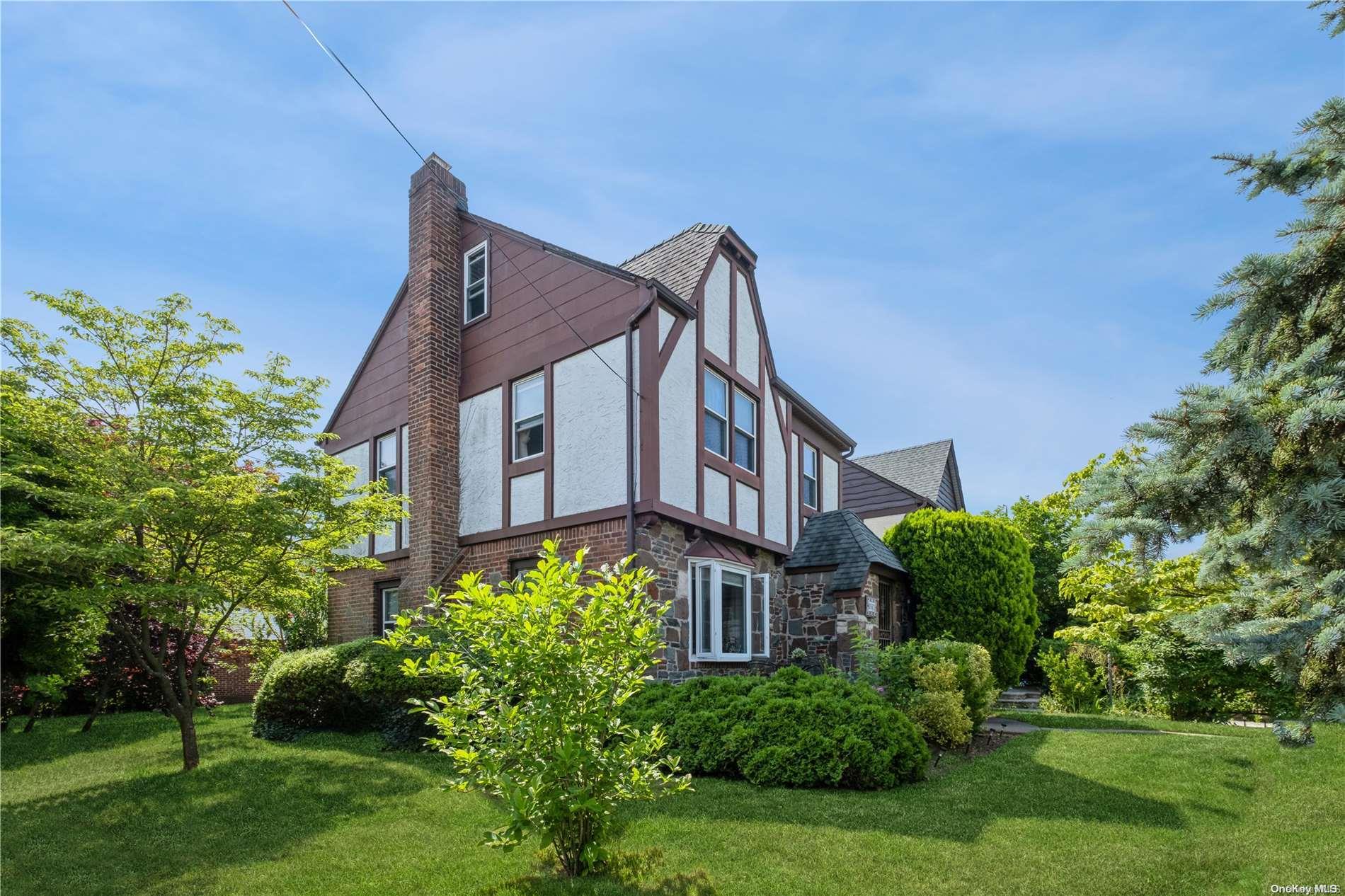 86-01 253rd Street Queens, NY 11426 - Photo 2 of 36 Front Exterior