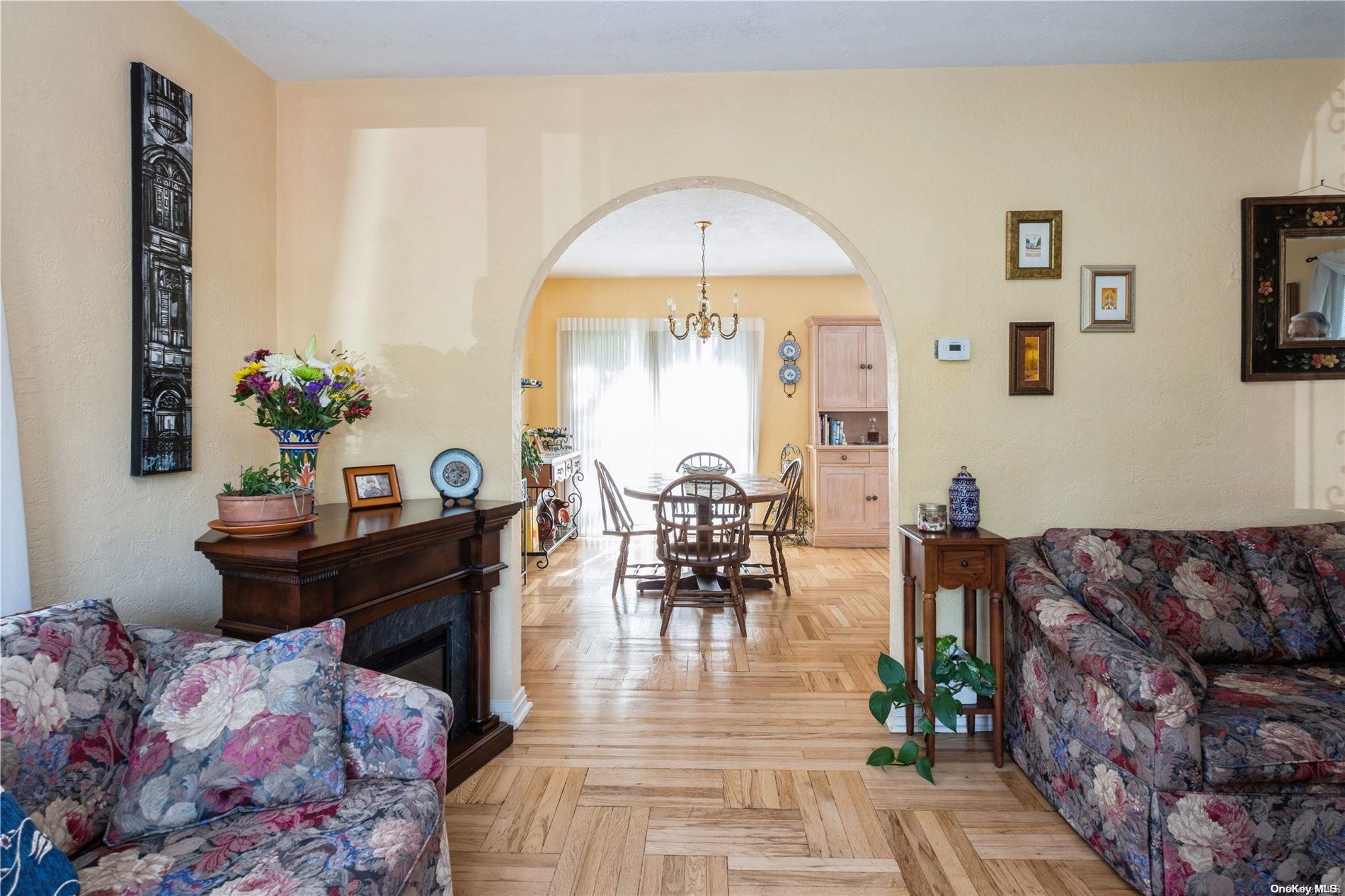 86-01 253rd Street Queens, NY 11426 - Photo 10 of 36 Living Room/ Dining Room