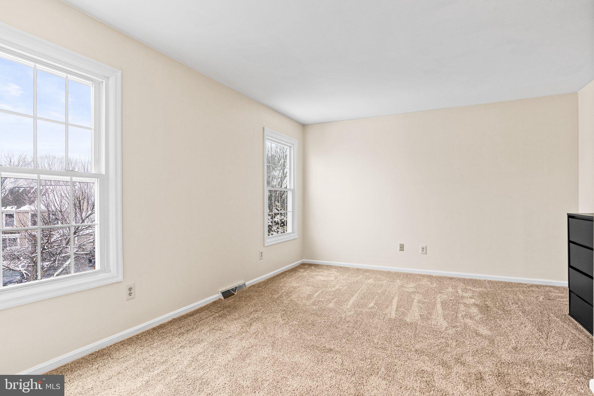 207 Crescent Drive Hershey, PA 17033 - Photo 35 of 42 an empty room with windows