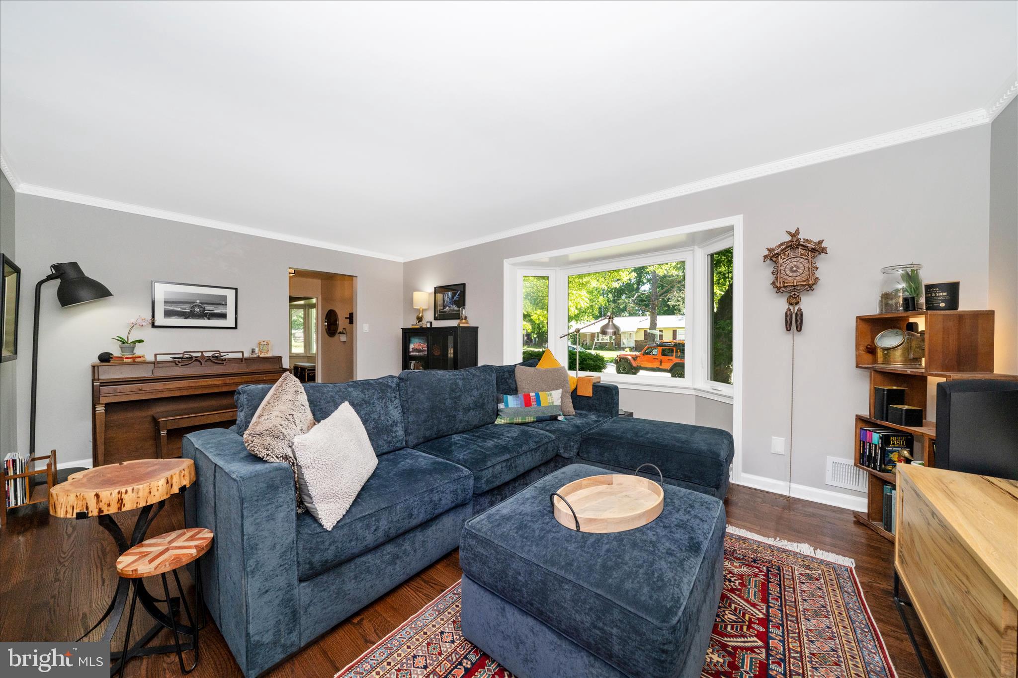 13120 Clifton Road Silver Spring, MD 20904 - Photo 2 of 38 Living room