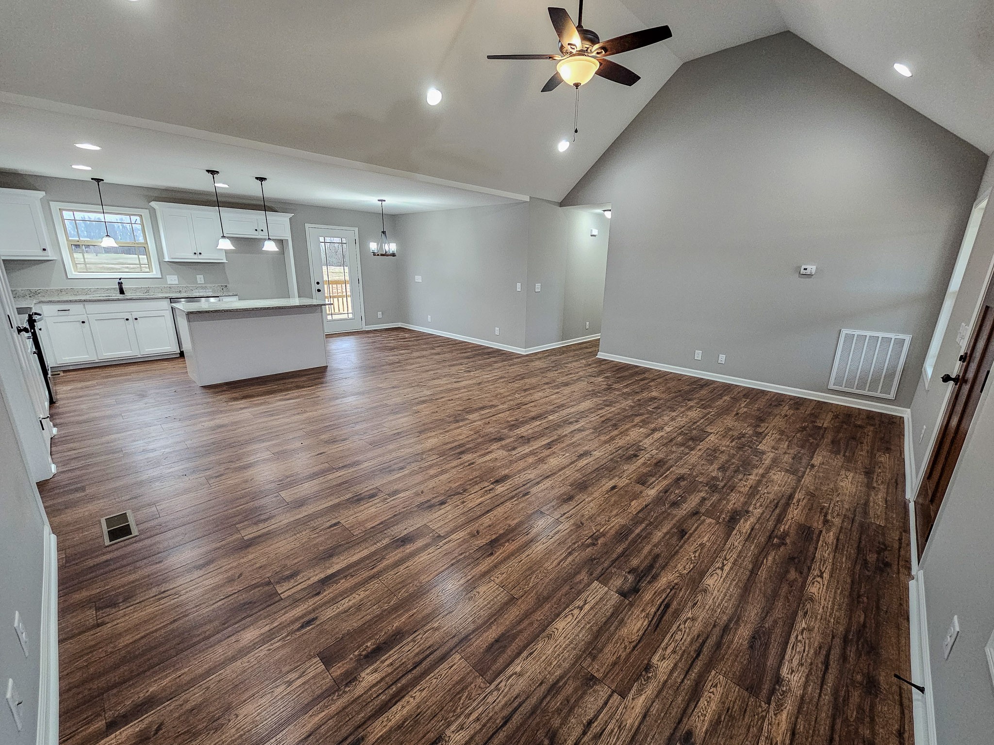 8433 Lynchburg Road Winchester, TN 37398 - Photo 7 of 35 Gallery Image 7