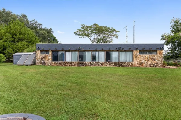 a view of parking area