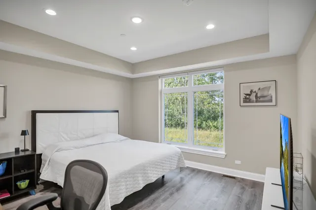 $679,000 | 70 Prairie Court, Wheeling, IL 60090