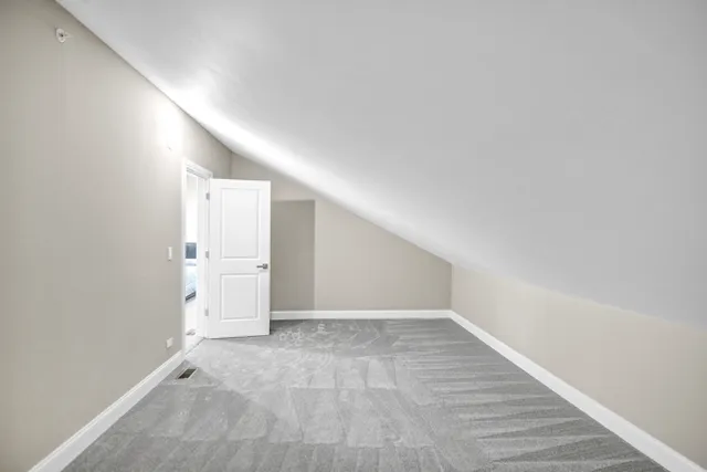 $679,000 | 70 Prairie Court, Wheeling, IL 60090