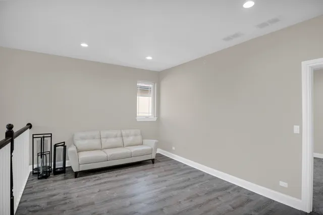 $679,000 | 70 Prairie Court, Wheeling, IL 60090