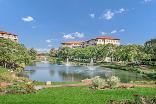 $679,000 | 70 Prairie Court, Wheeling, IL 60090