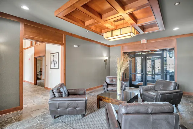 $679,000 | 70 Prairie Court, Wheeling, IL 60090