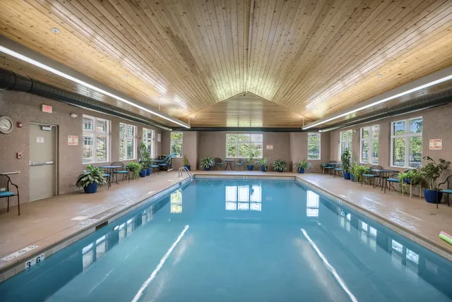 $679,000 | 70 Prairie Court, Wheeling, IL 60090