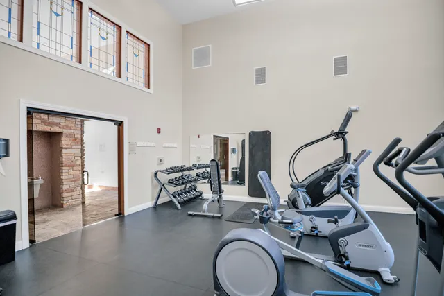 $679,000 | 70 Prairie Court, Wheeling, IL 60090