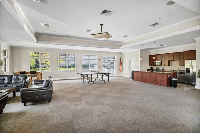 $679,000 | 70 Prairie Court, Wheeling, IL 60090