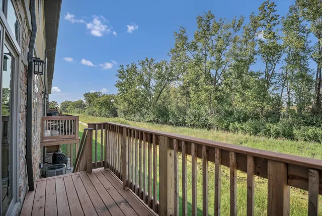 $679,000 | 70 Prairie Court, Wheeling, IL 60090