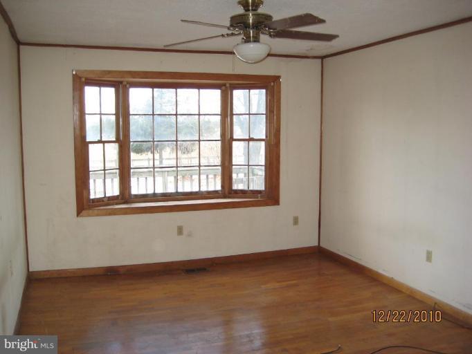 776 Ridings Mill Road Middletown, VA 22645 - Photo 13 of 14 Family Room