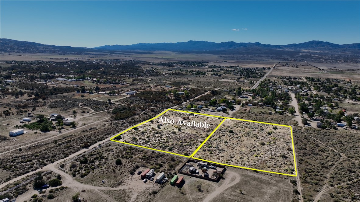 4 Old Forest Road Anza, CA 92539 - Photo 2 of 8 a view of a city