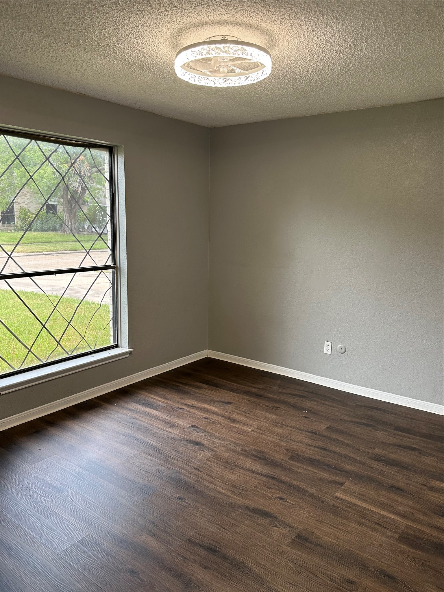 10106 Prairie Mist Street Houston, TX 77088 - Photo 27 of 33 Gallery Image 27