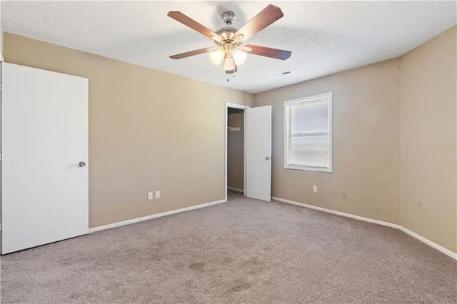 $590,000 | 116-122 Northeast Greystone Drive, Lee's Summit, MO 64086