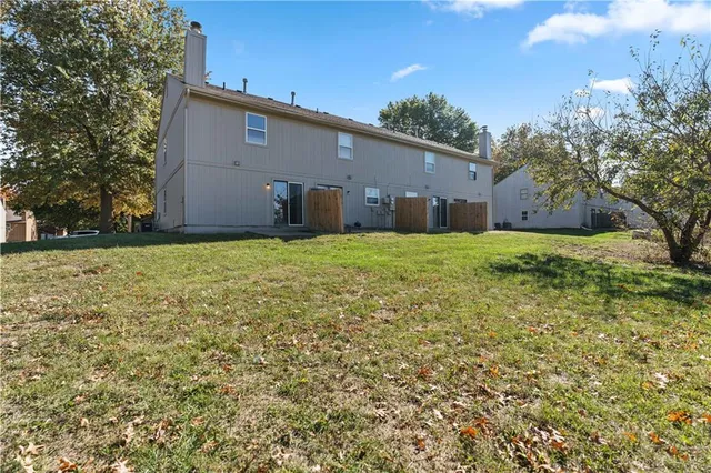 $590,000 | 116-122 Northeast Greystone Drive, Lee's Summit, MO 64086