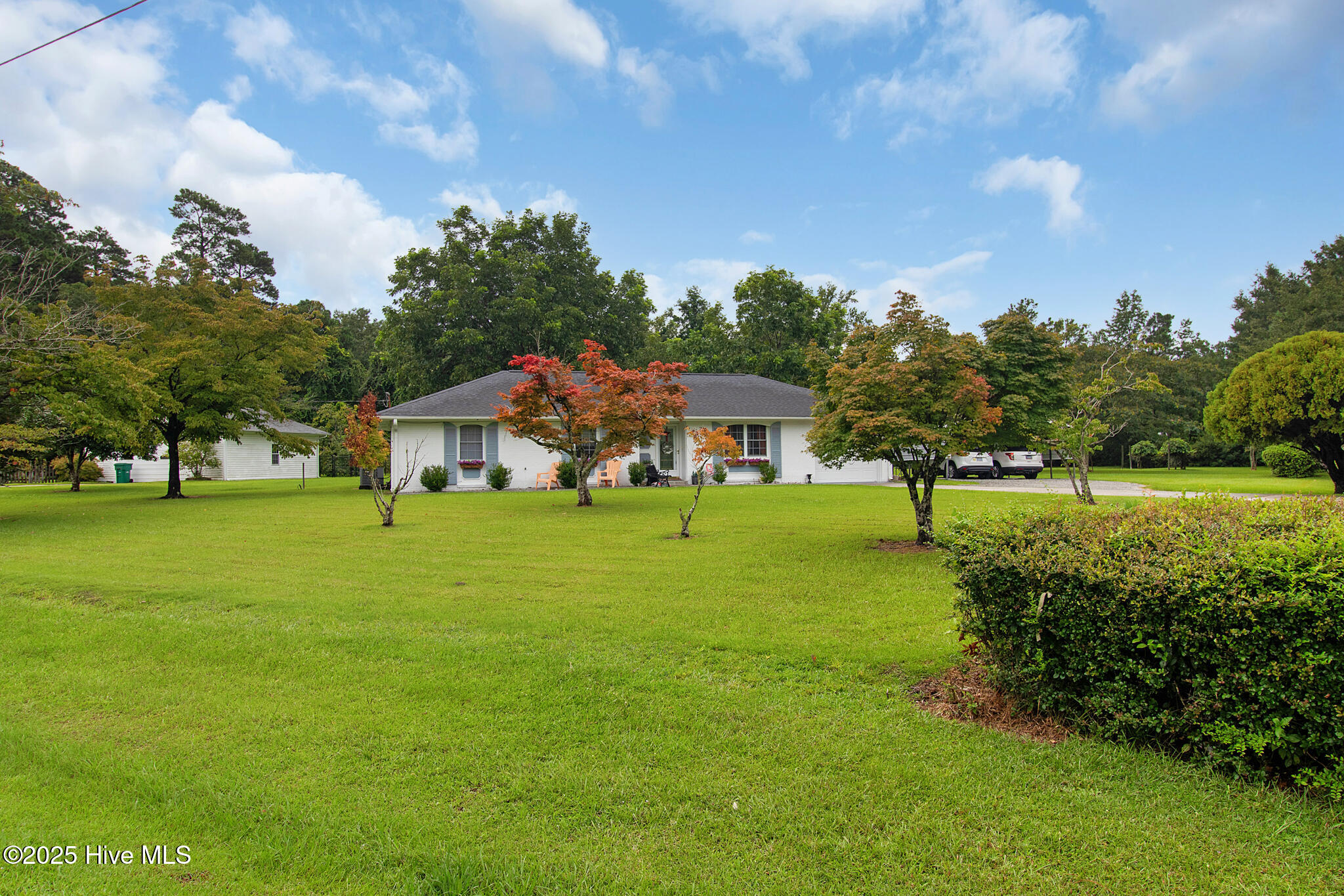201 Queens Road Hubert, NC 28539 - Photo 11 of 59 on beautiful landscaped lot
