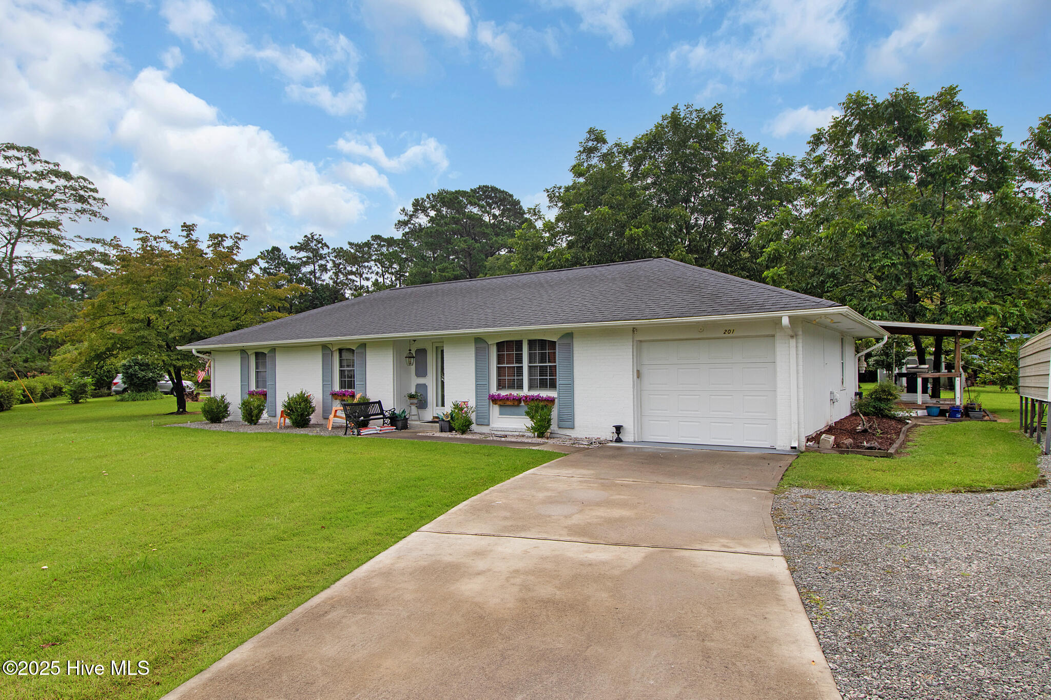 201 Queens Road Hubert, NC 28539 - Photo 12 of 59 Front of 201 Queens Rd