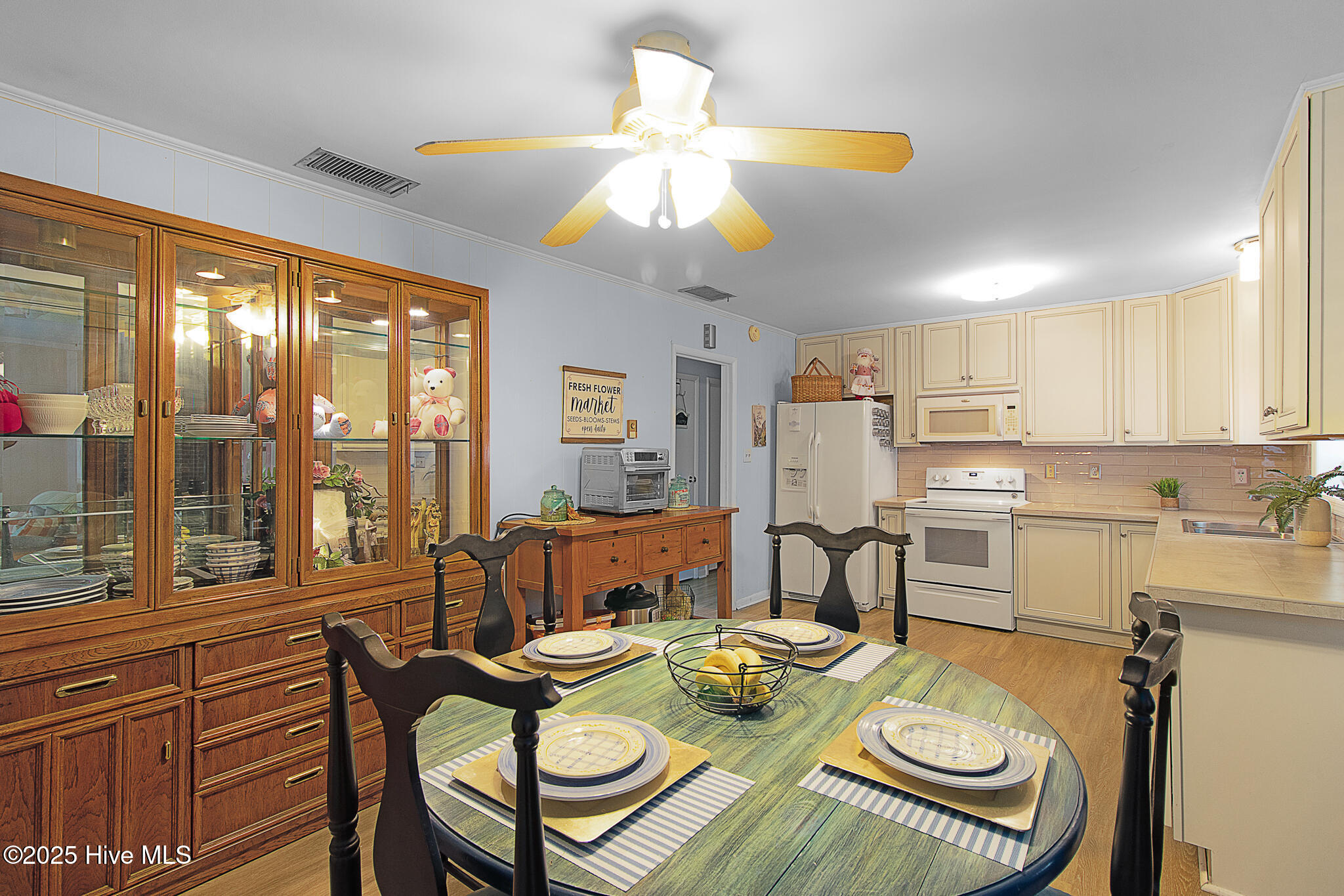 201 Queens Road Hubert, NC 28539 - Photo 20 of 59 Dining room in Kitchen