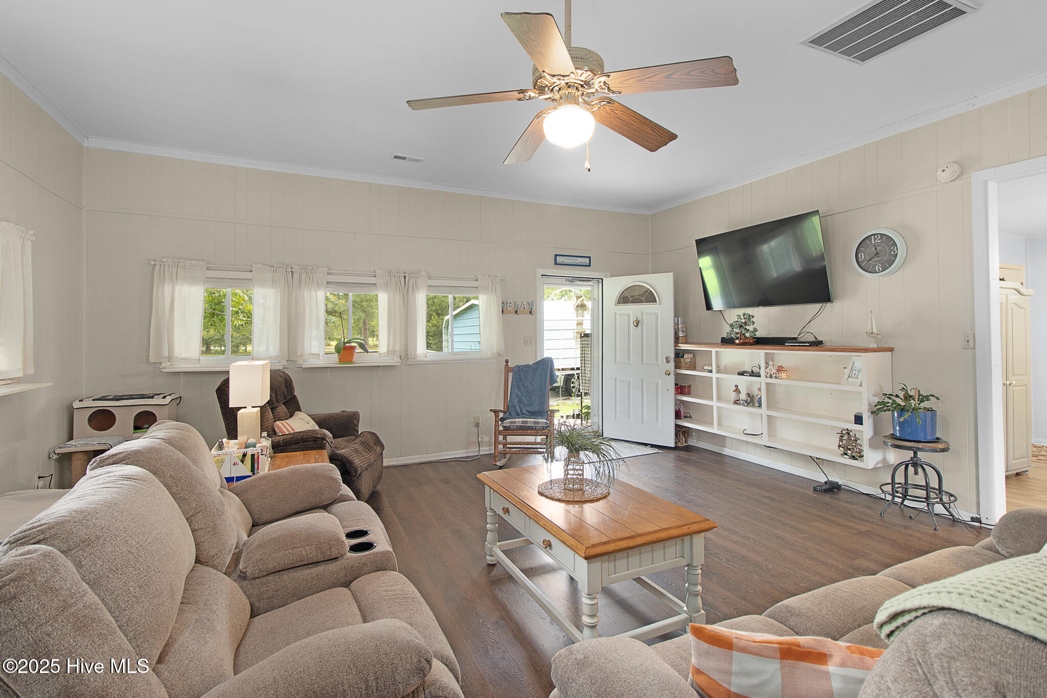 201 Queens Road Hubert, NC 28539 - Photo 23 of 59 with access to covered patio area