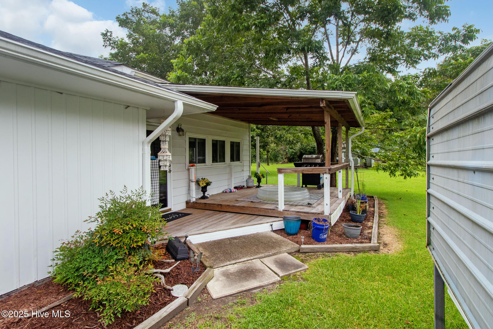 201 Queens Road Hubert, NC 28539 - Photo 38 of 59 Covered patio