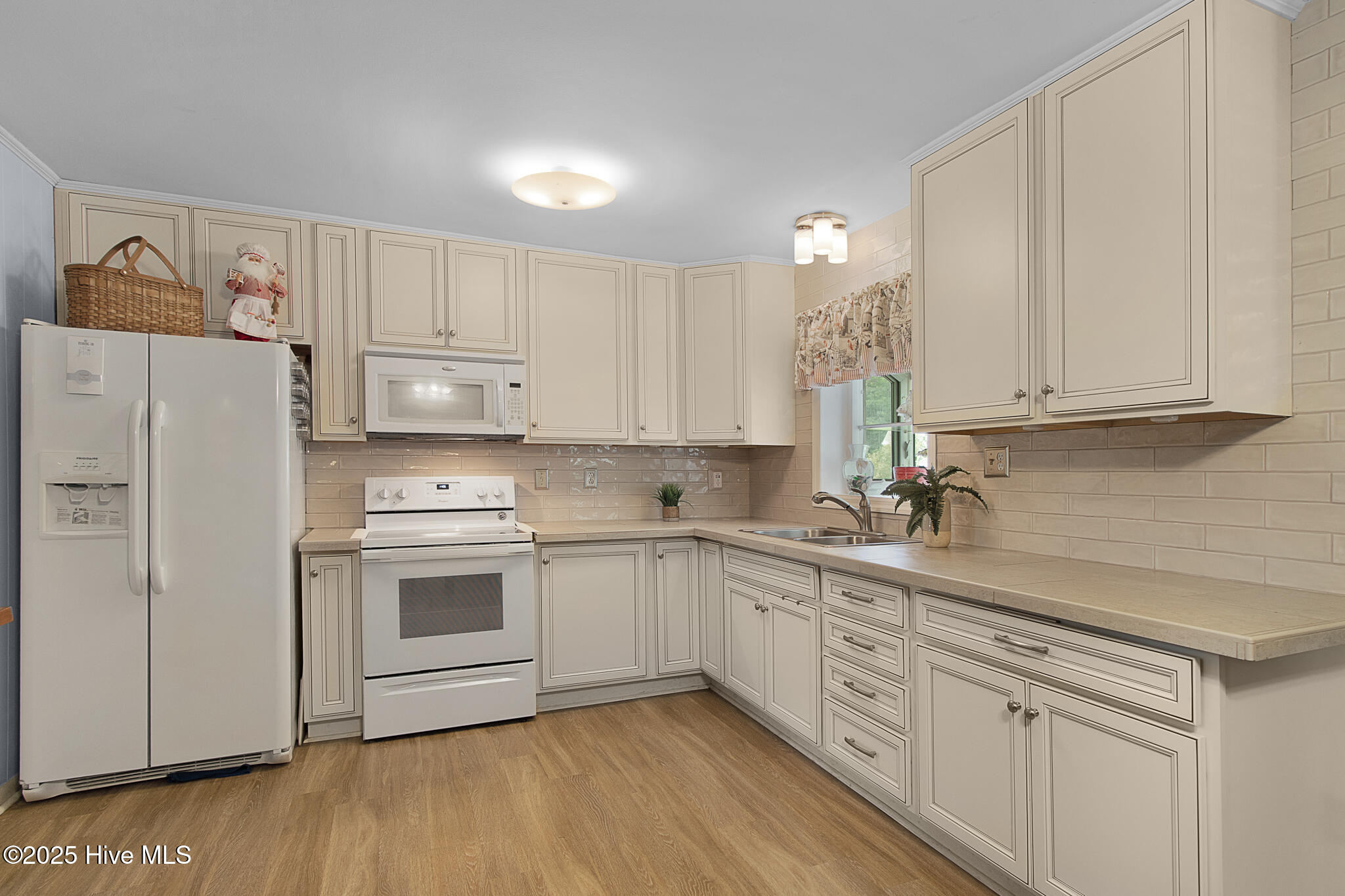 201 Queens Road Hubert, NC 28539 - Photo 5 of 59 Kitchen