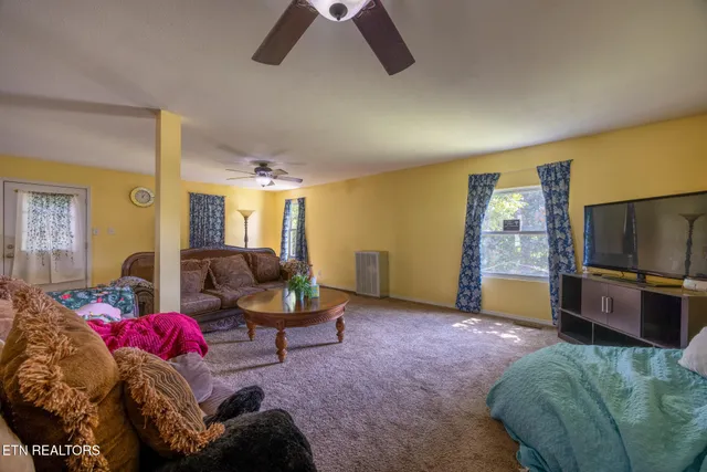 $274,900 | 1113 Mc Caslin Avenue, Sweetwater, TN 37874